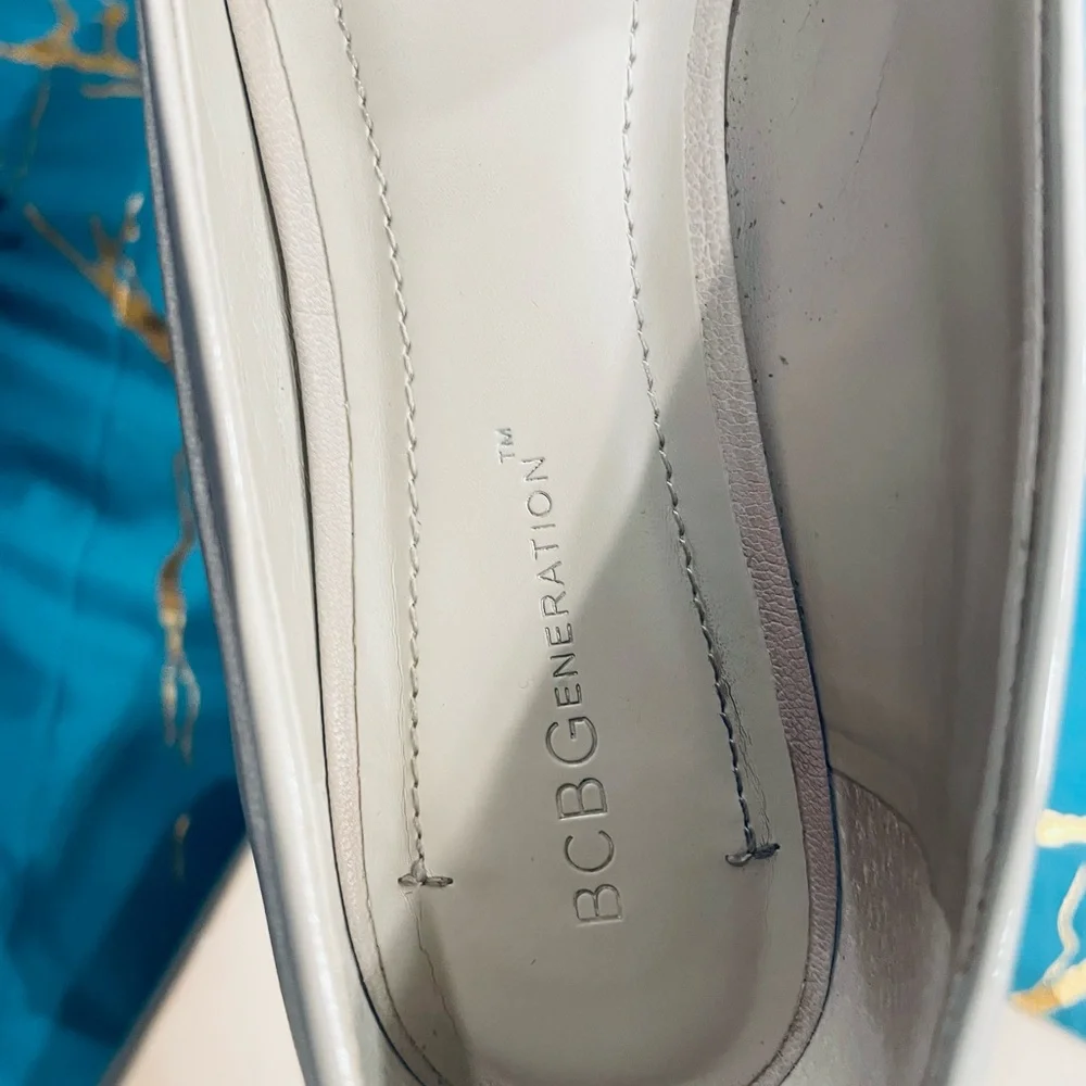 BCBGeneration LIKE NEW flats size 9 - Picture 11 of 14